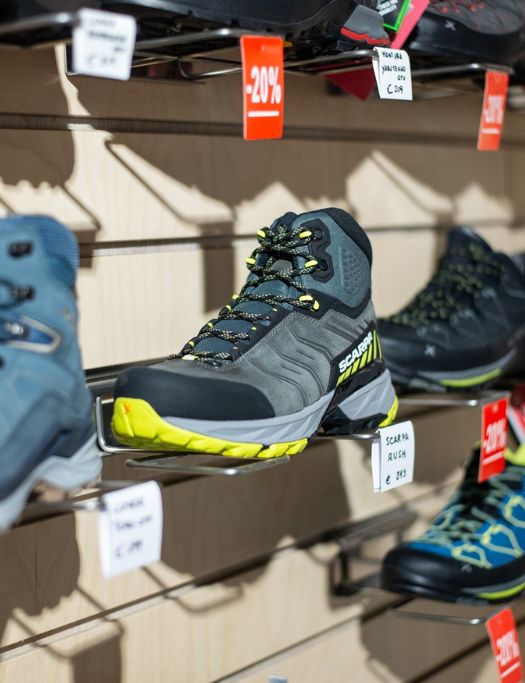 scarpe-trekking-escursioni-bardonecchia-snowspace